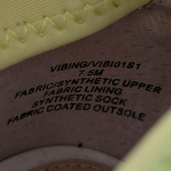 STEVE MADDEN Vibing Vegan Leather Sandal In Multi Square TOE PINK YELLOW 7.5 NEW - Picture 11 of 11